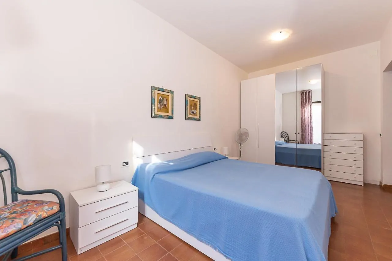 Corte Del Conte Porto Azzurro 0*,  Italia